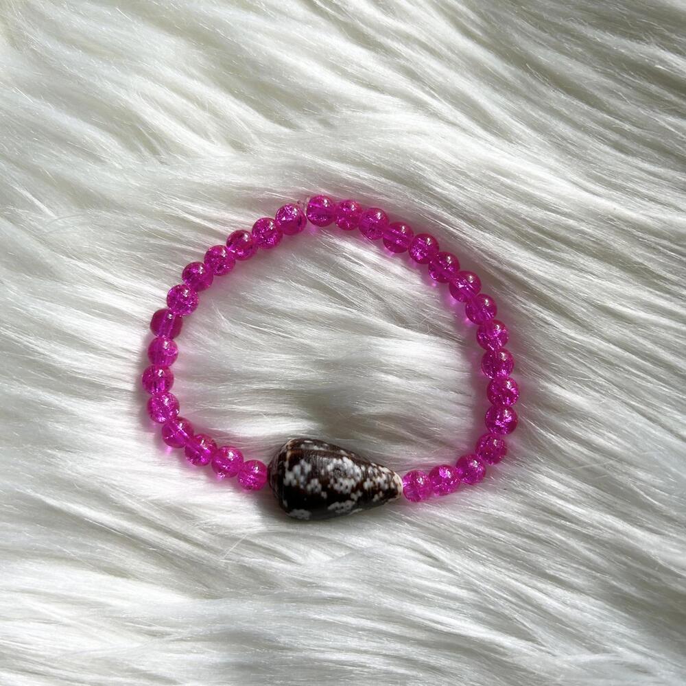 Hawaiian Cat Cone Shell Hot Pink Bead Stretchy Bracelet